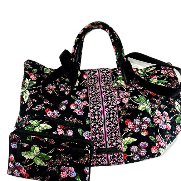 Vera Bradley Tote and Wallet Winter Berry Pattern Retired Collection - Picture 9 of 13